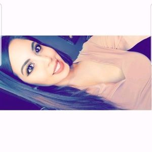 Meet your Posher, Ana